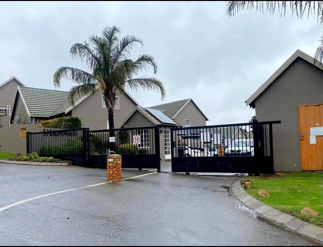 3 BEDROOM APARTMENT FOR SALE IN BASSONIA ROCK